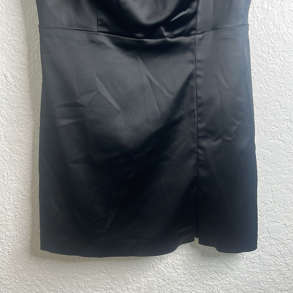 House of Harlow 1960 Black Boat Neck Low Back Mini Dress sz 6 - Picture 4 of 7